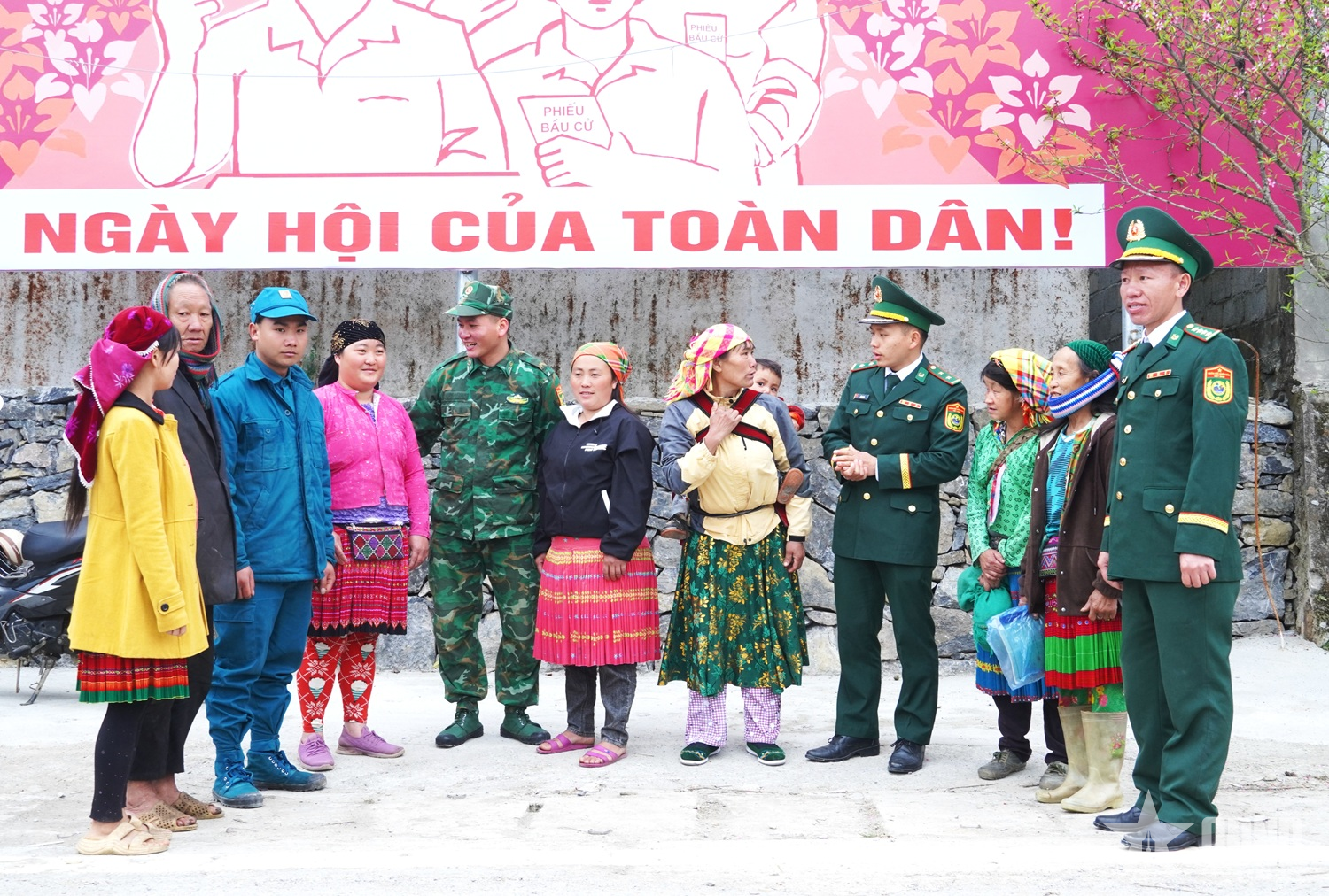 Cử tri vùng biên Sơn Vĩ hướng về ngày hội non sông

